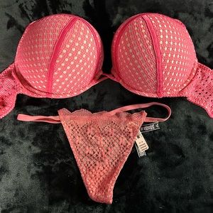 Victoria’s Secret bombshell bra 36DD and vstring M set